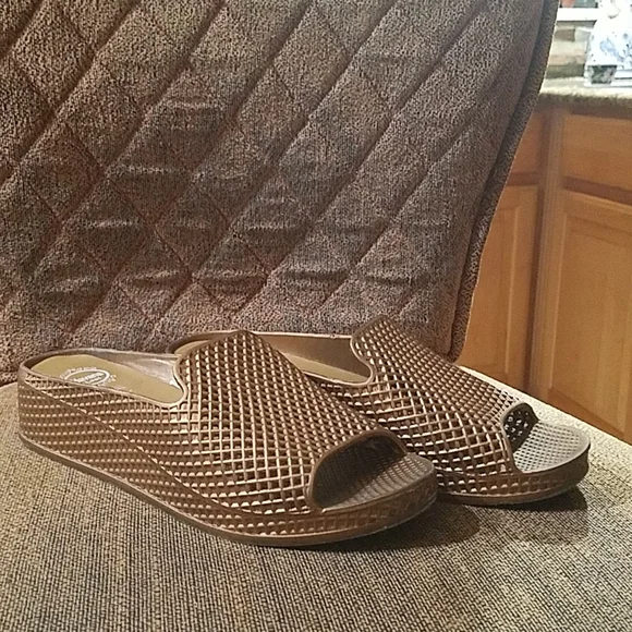 Jeffrey Campbell Havana Last Fling Gold Jelly Slip On Platform Slides  Sandals